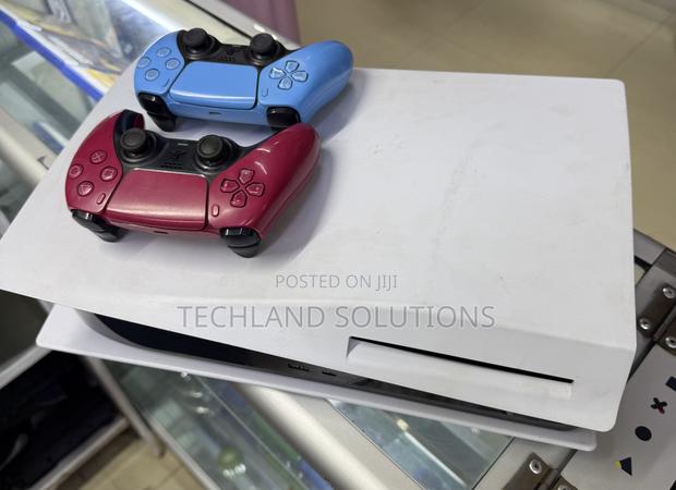 Previously Owned Sony Playstation 5 Standard+2pads - thumbnail 6