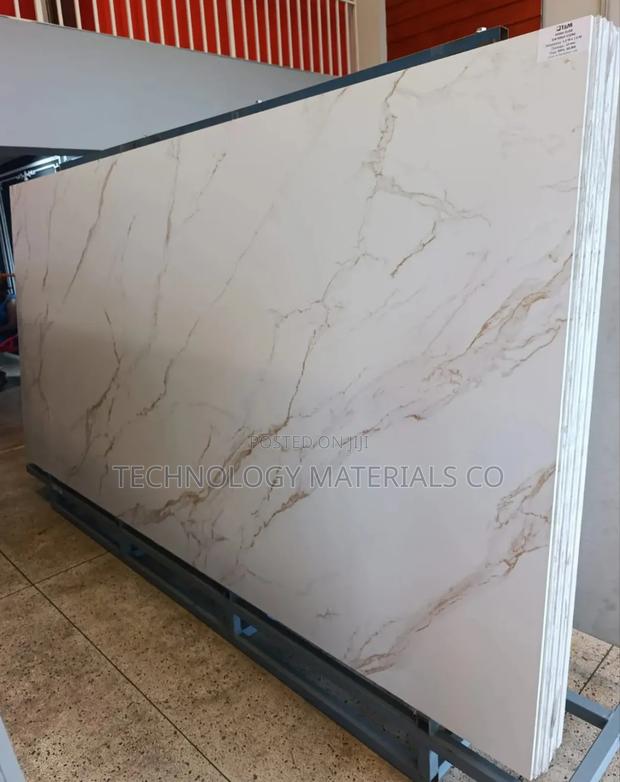 Modern Sintered Stone Kitchen Countertop Backsplash - thumbnail 2
