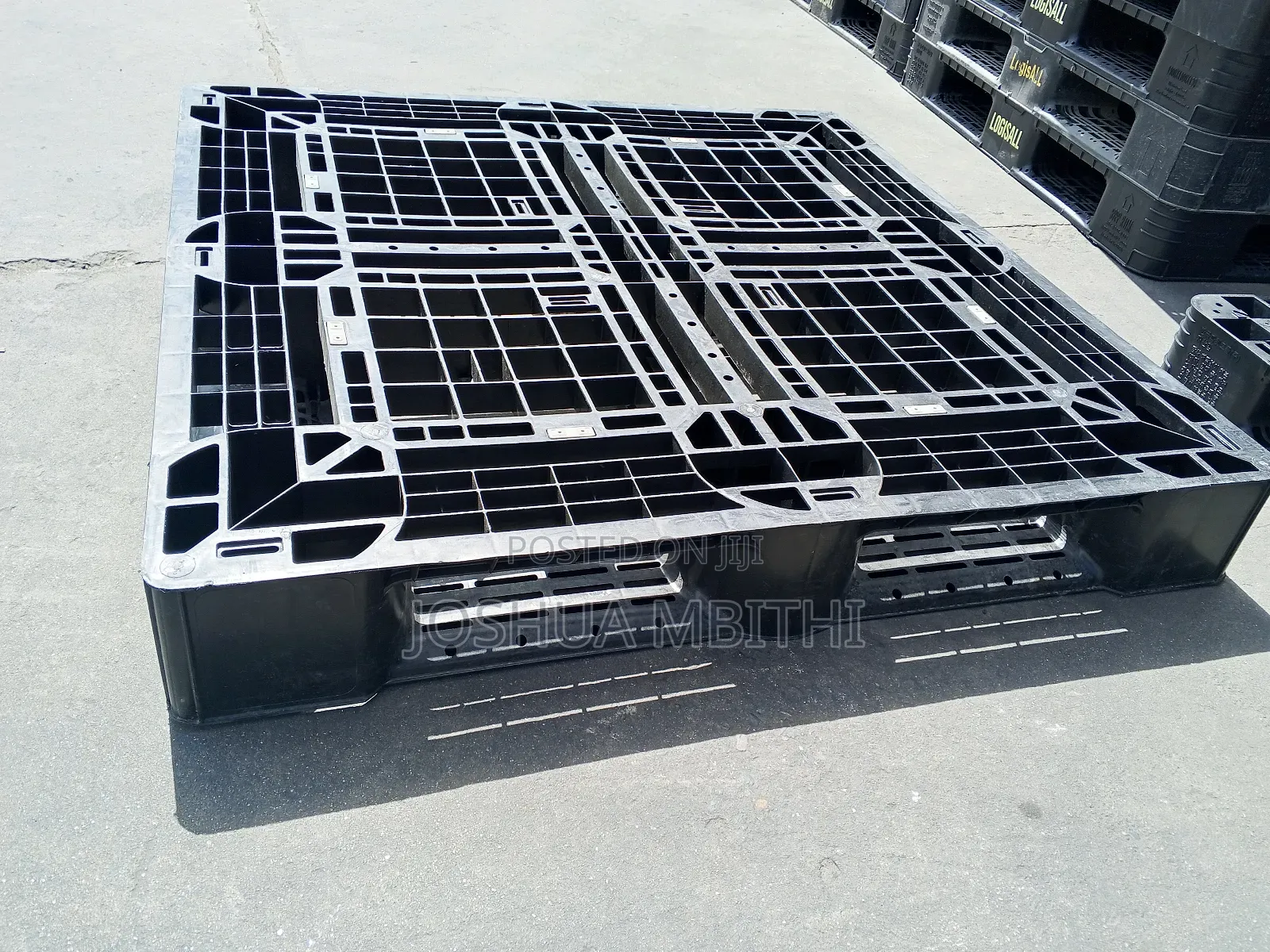 Wooden and Plastic Pallets