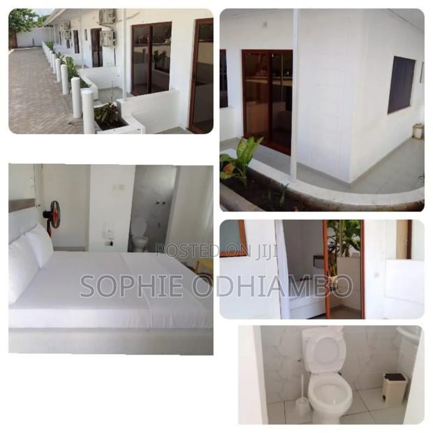 Standard Room Airbnb - thumbnail 3