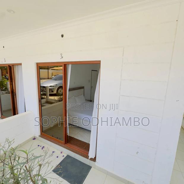 Standard Room Airbnb - thumbnail 6