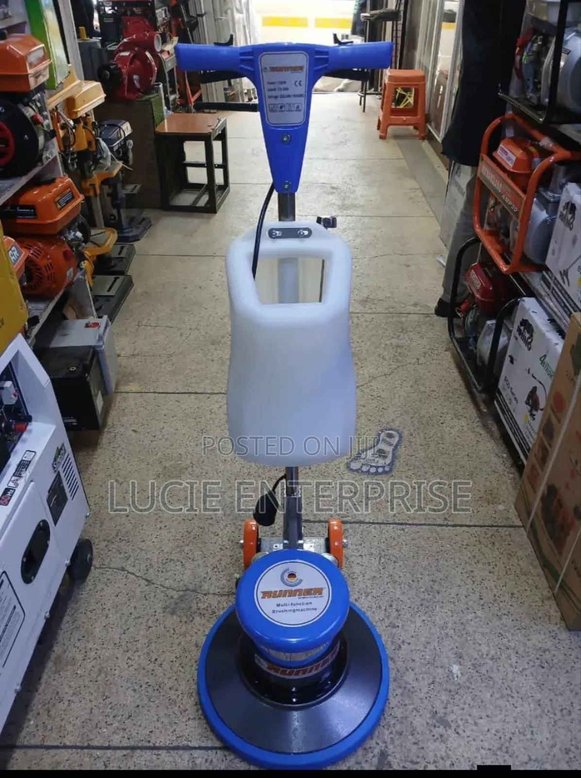Floor Scrubber With 3 Brushes/ Commercial Floor Scrubber