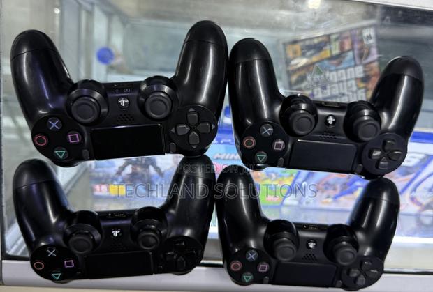 Previously Well Maintained Original Ps4 Pads - thumbnail 3