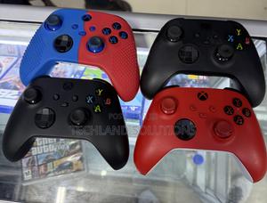 Well Maintained Xbox Series S. Controller - thumbnail 2