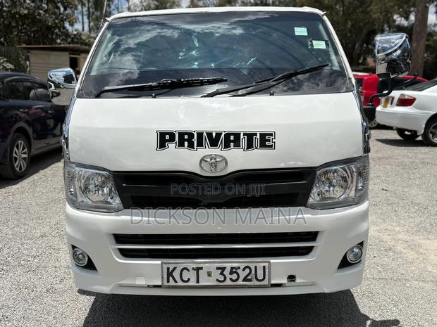 Toyota HiAce 2012 White - main view