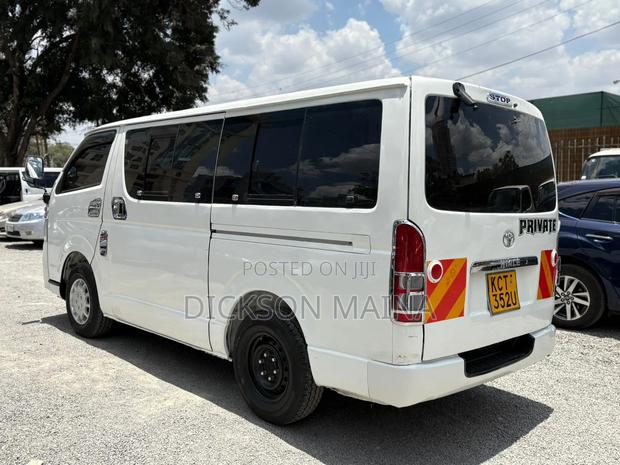 Toyota HiAce 2012 White - thumbnail 3