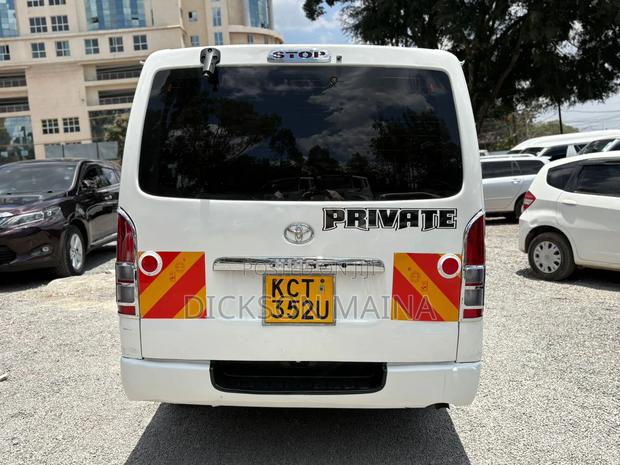 Toyota HiAce 2012 White - thumbnail 5