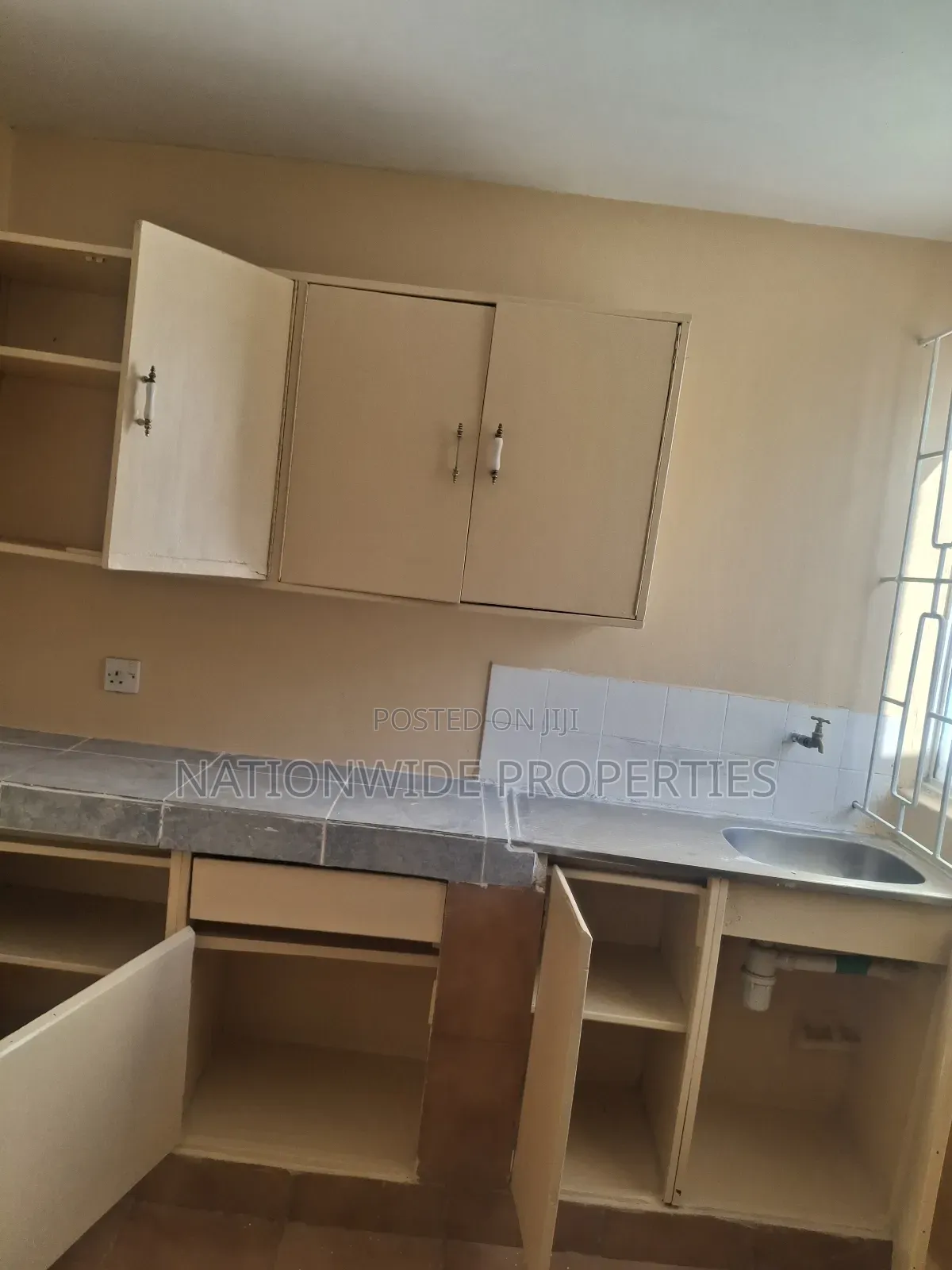 4bdrm Maisonette in Greenfields Estate for rent