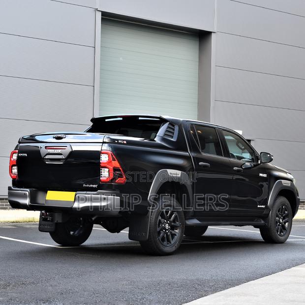 Toyota Hilux 2016-2020 Alpha Sc-Z Sports Tonneau Cover