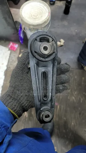 Nissan X-Trail Gear Mounting