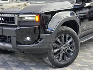 Toyota Land Cruiser Prado 2.8 2024 Black