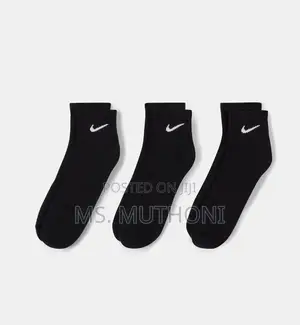 2 Pairs of Assorted Pairs of Socks