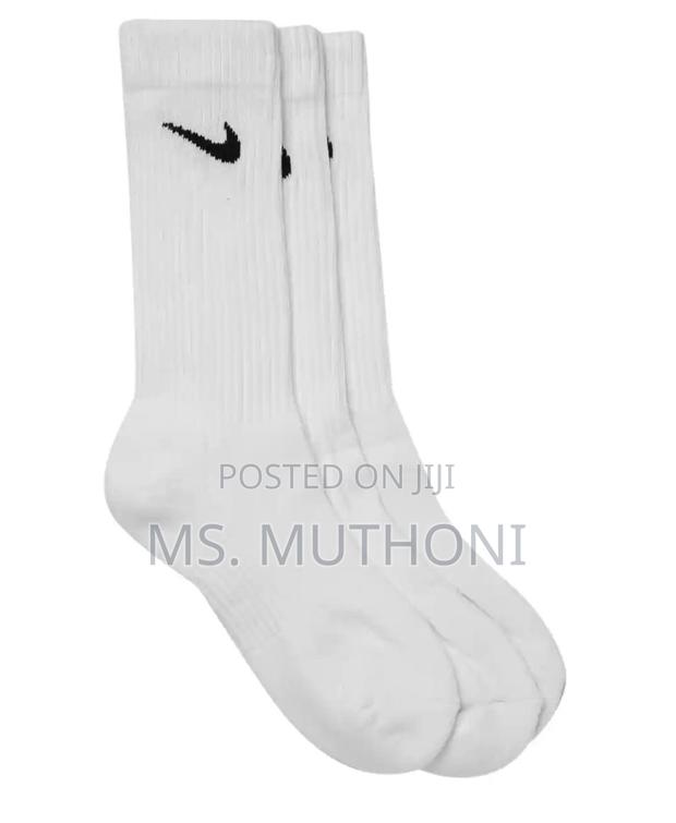 2 Pairs of Assorted Pairs of Socks - thumbnail 4