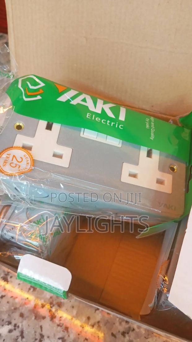 Metallic Twin Socket For Heavy Duty Machines