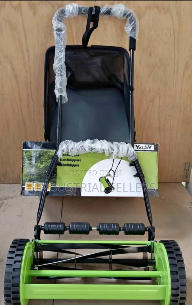 Portable Easy to Use Manual Lawn Mower - main view
