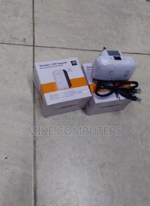 Compact Design Wall Plug 300mbps Wifi Range Extender Booster - thumbnail 2