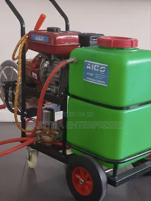 *Petrol Engine* Trolley Sprayer Tank Capacity *60 Litres*
