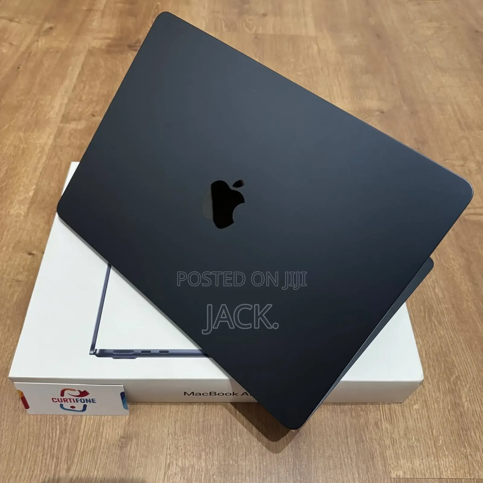 Laptop Apple MacBook Air 2024 M3 13-inch 16GB Apple M3 SSD 256GB