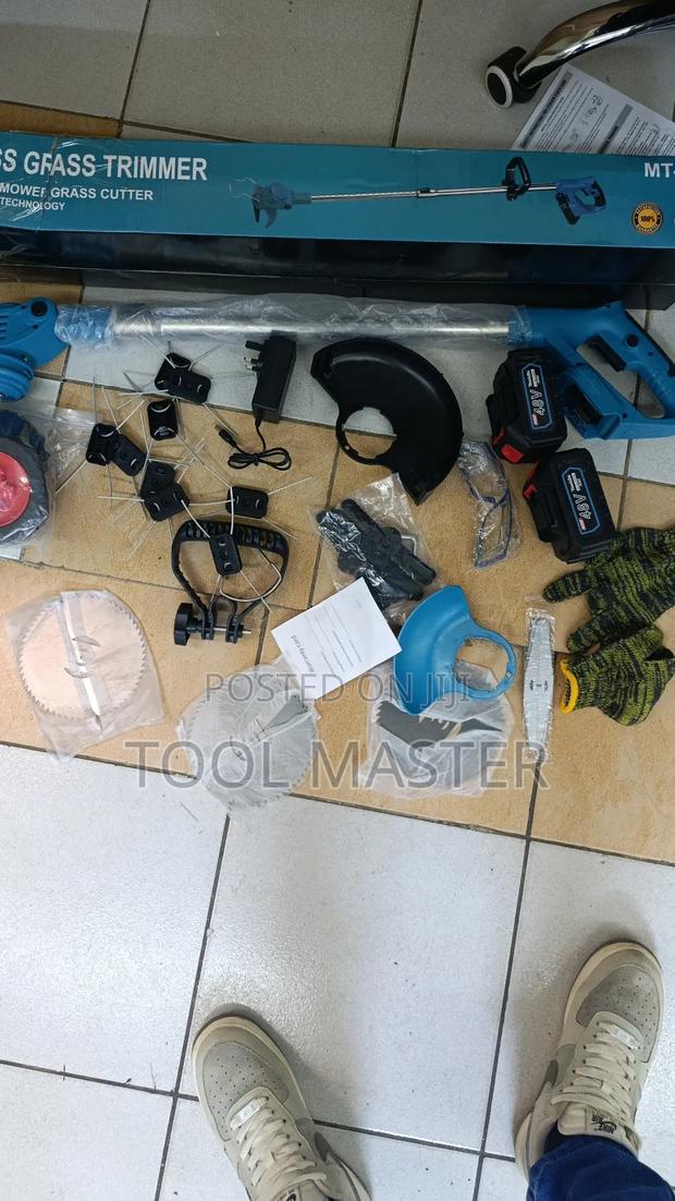 Cordless Brush Cutter/48v Makita Cordless Brush Cutter - main view