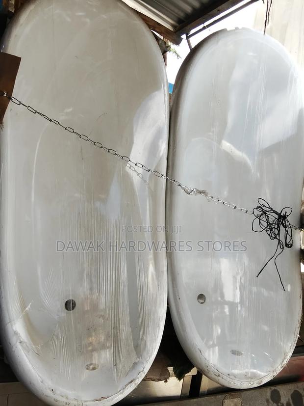 White Longstanding Bathtub - thumbnail 2