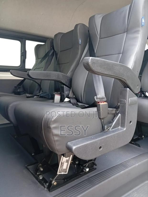 Executive Hiace Seats With Moulded Foam - thumbnail 3