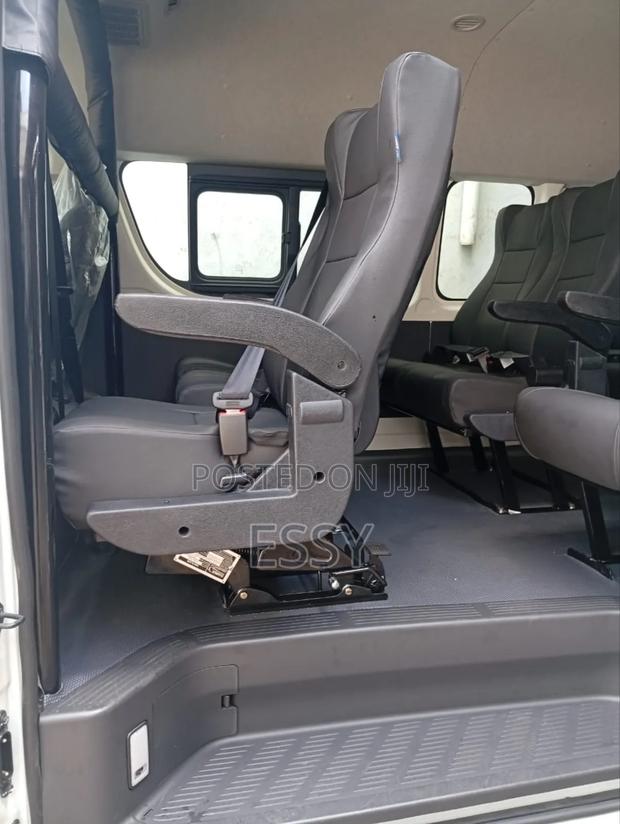 Executive Hiace Seats With Moulded Foam - thumbnail 8