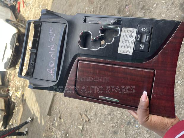 Toyota Crown 2008 Gear Console - main view