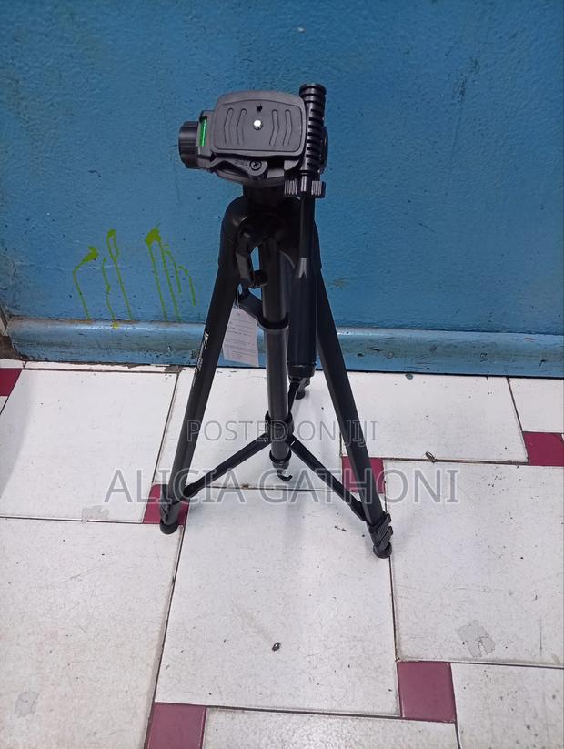 Tripod Heavyweight Camera