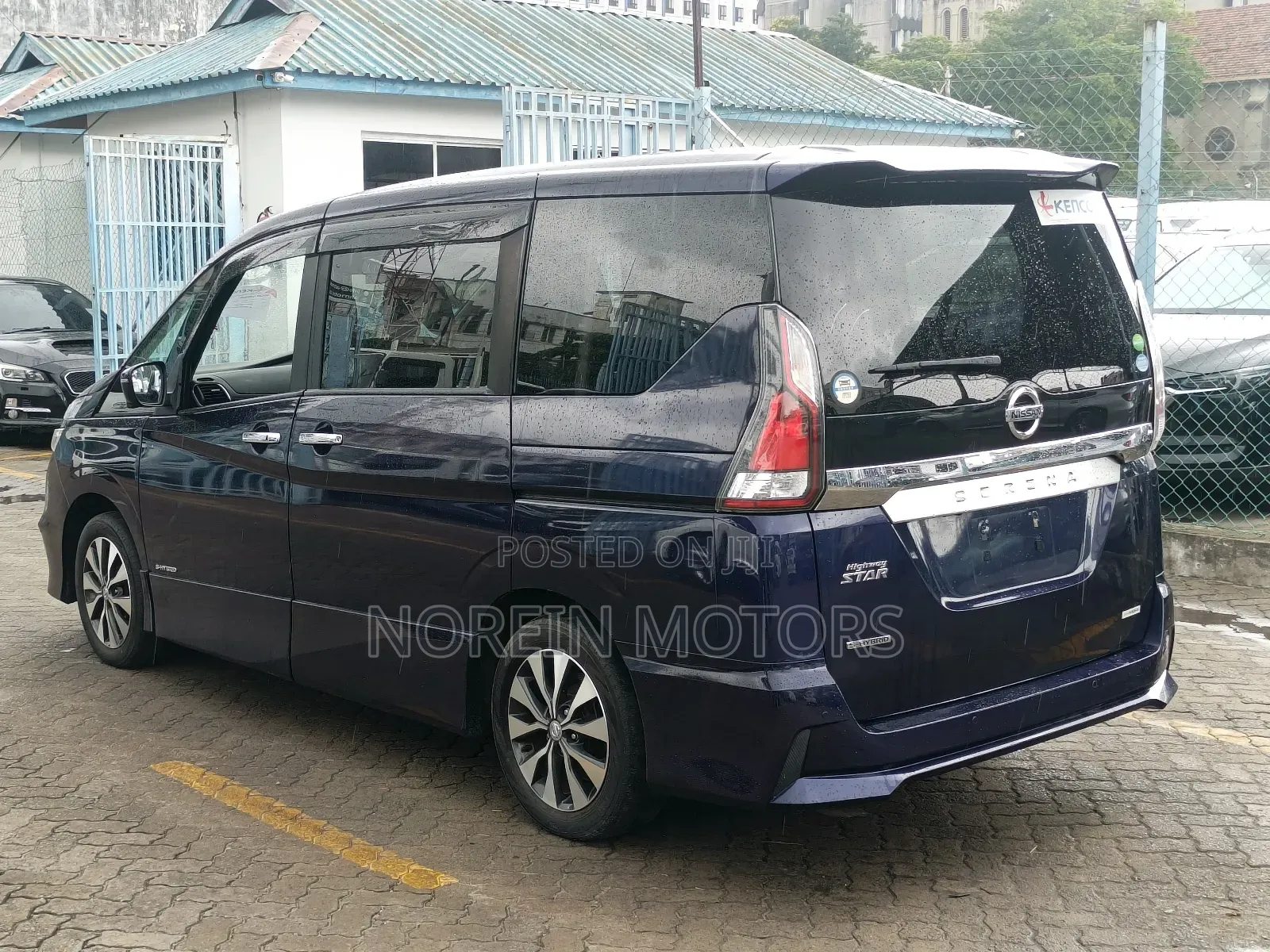 Nissan Serena 2018 Blue