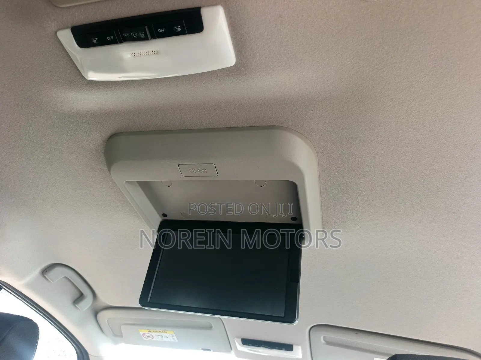 Nissan Serena 2018 Blue