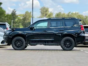 Toyota Land Cruiser Prado 2.8 2022 Black