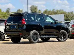 Toyota Land Cruiser Prado 2.8 2022 Black