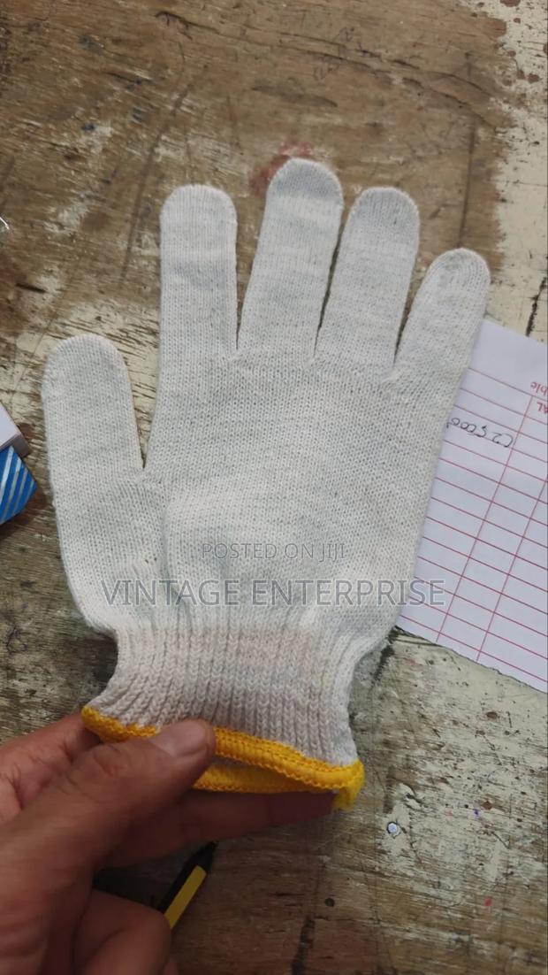 Protective Gloves - thumbnail 2