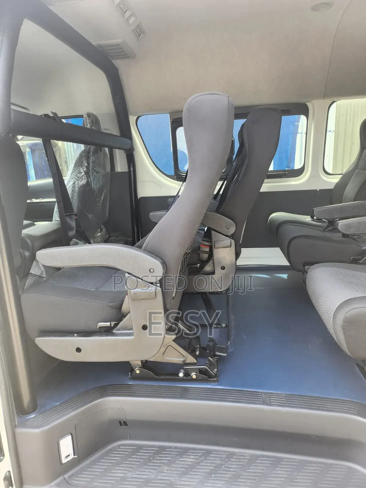 16 Seater Hiace Shuttle Seats