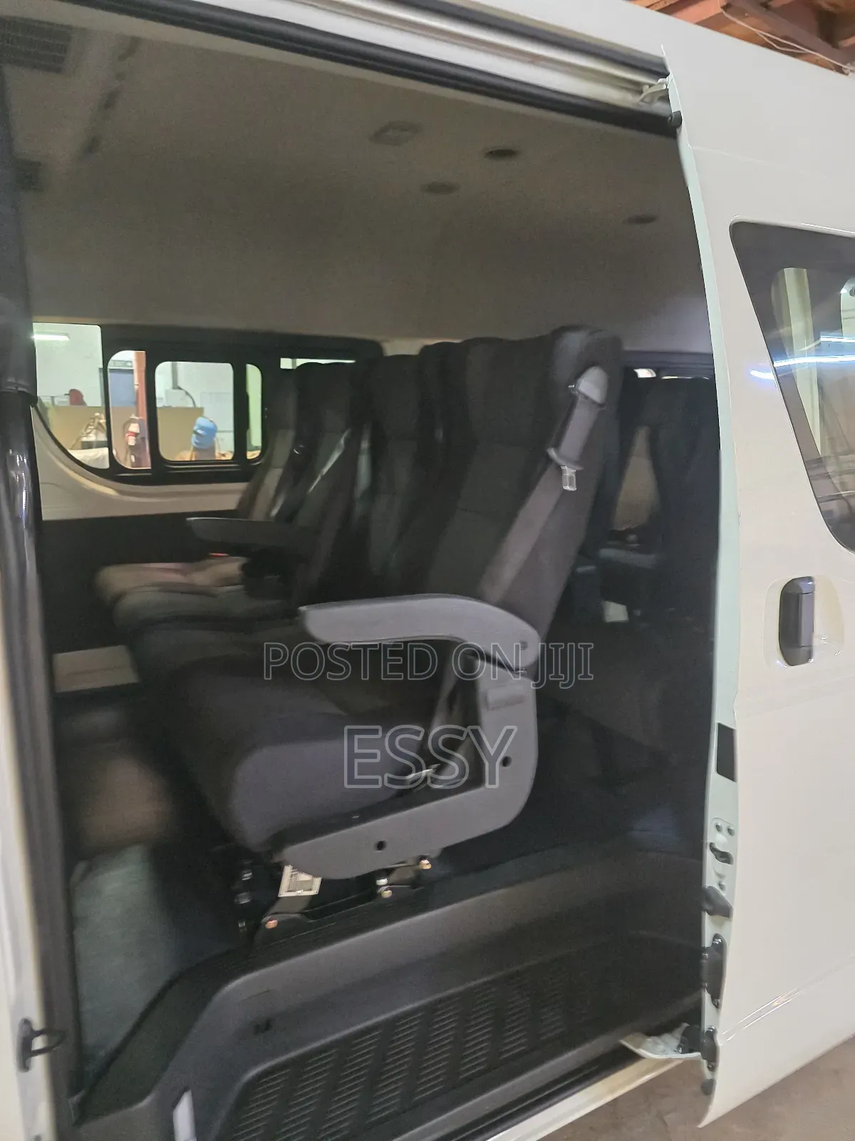 16 Seater Hiace Shuttle Seats