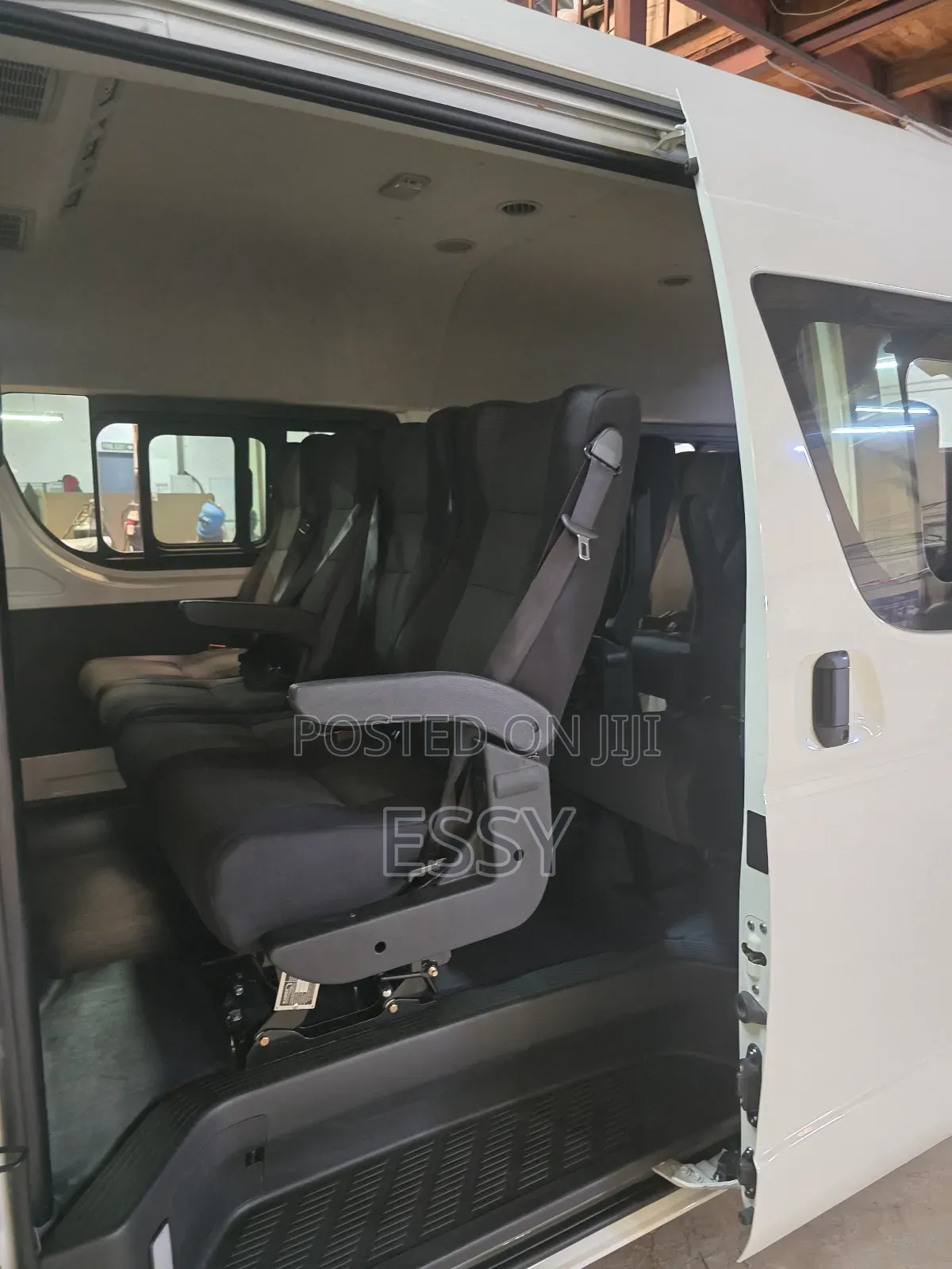 16 Seater Hiace Shuttle Seats