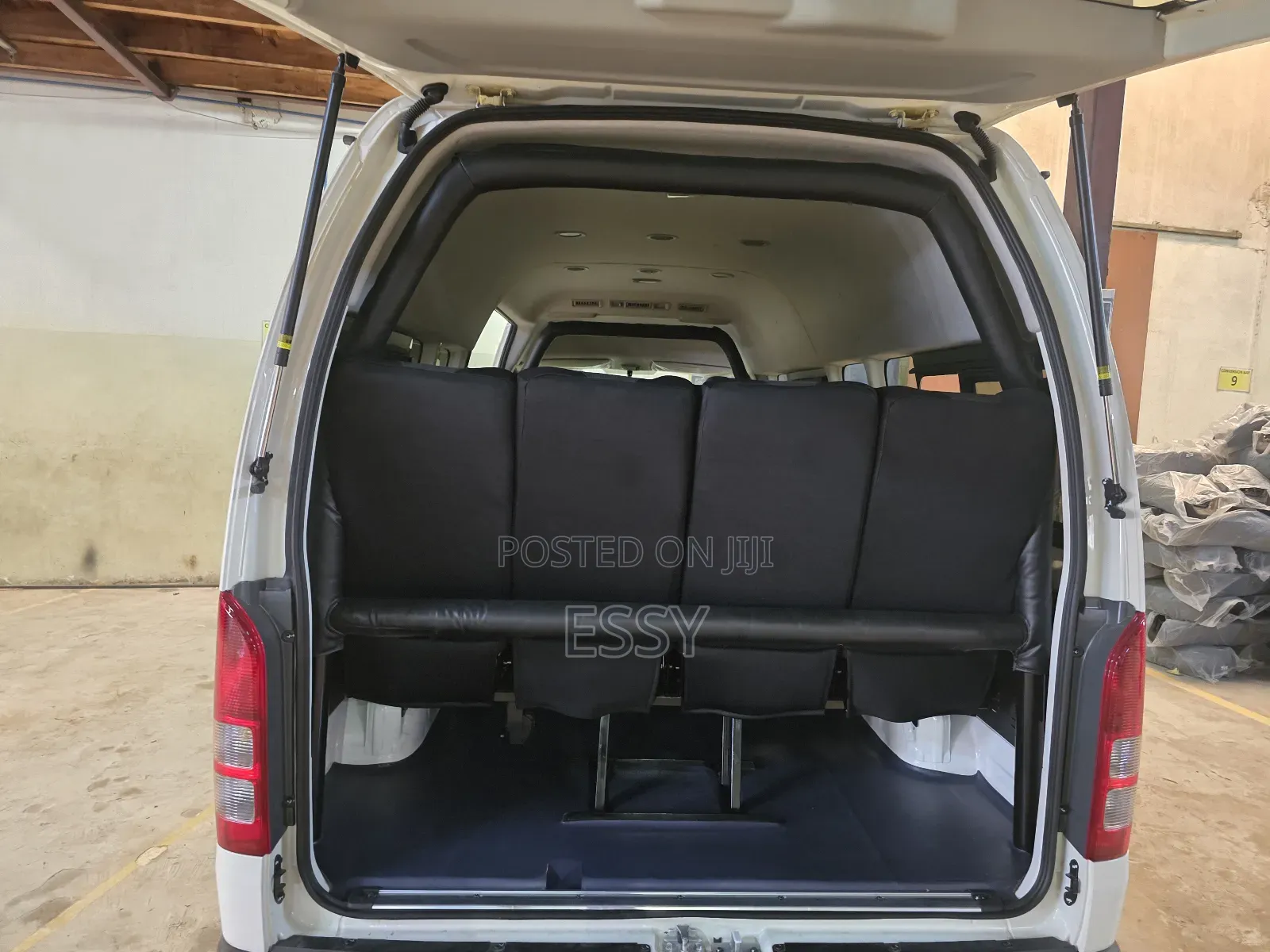 16 Seater Hiace Shuttle Seats
