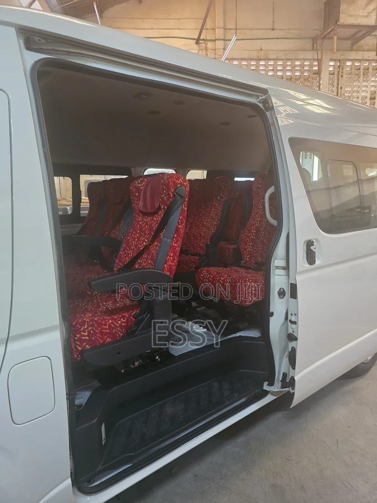 16 Seater Hiace Shuttle Seats