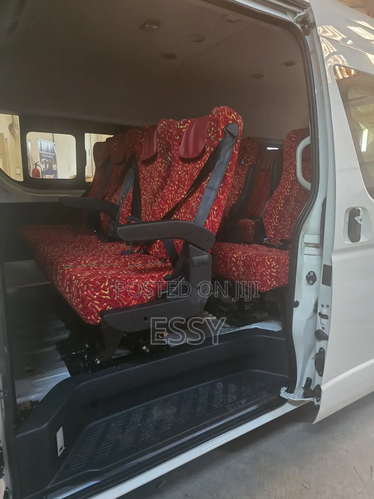 16 Seater Hiace Shuttle Seats