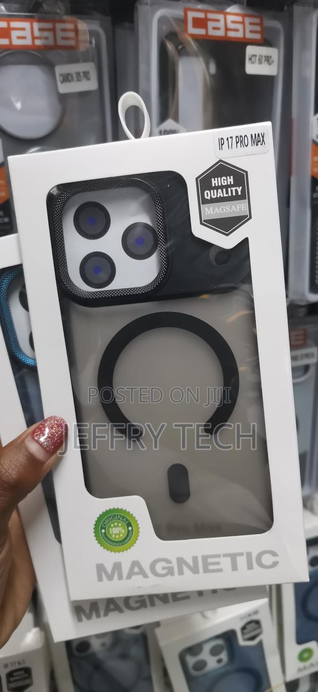 Ridwas iPhone 17 Pro Max Matte Magnetic Transparent Cover -Black - main view