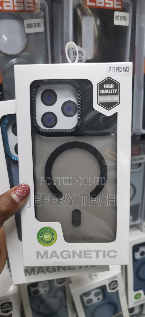 Ridwas iPhone 17 Pro Max Matte Magnetic Transparent Cover -Black - thumbnail 3