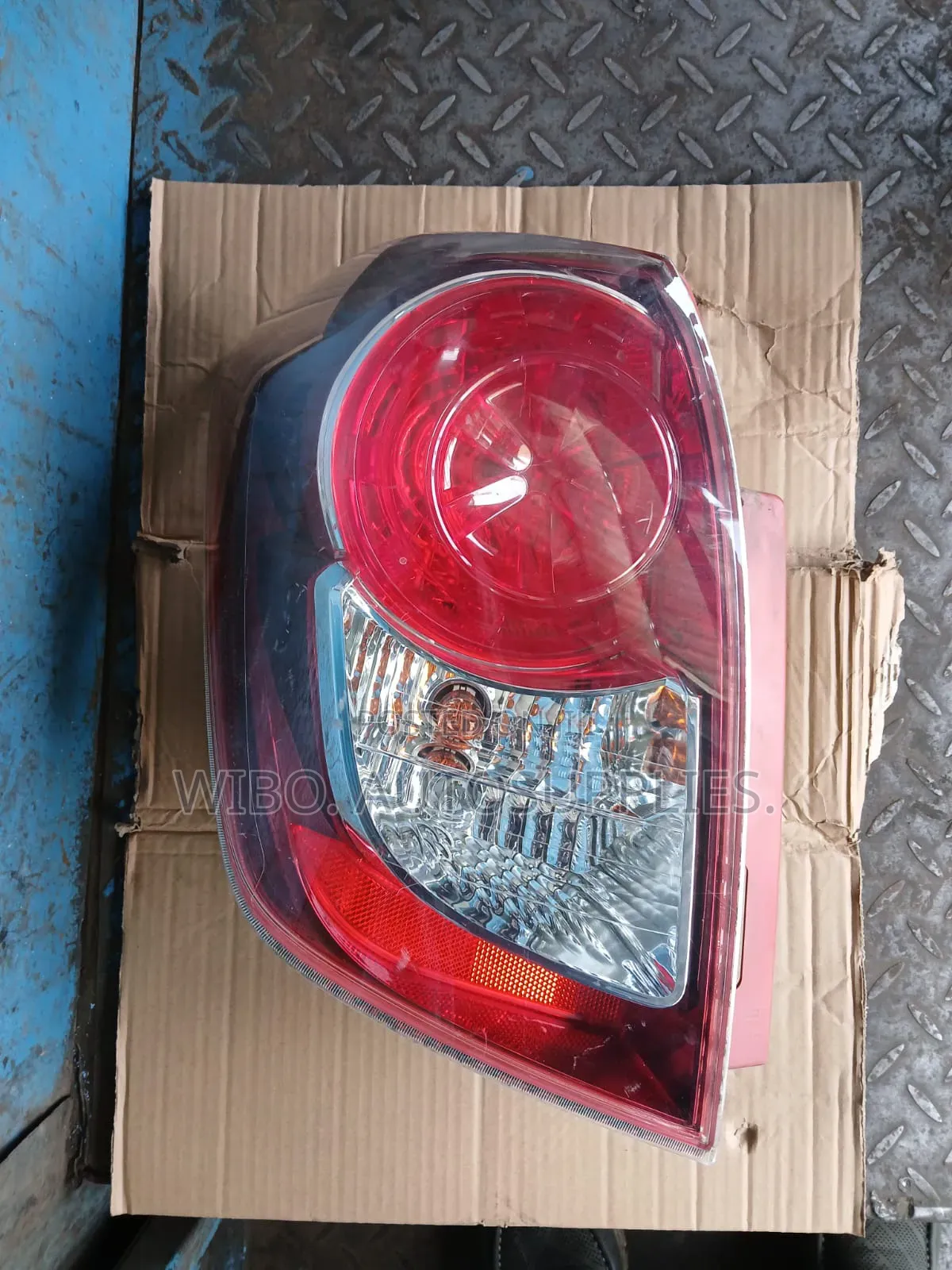 Toyota Ractis 2006-2010 Taillight.