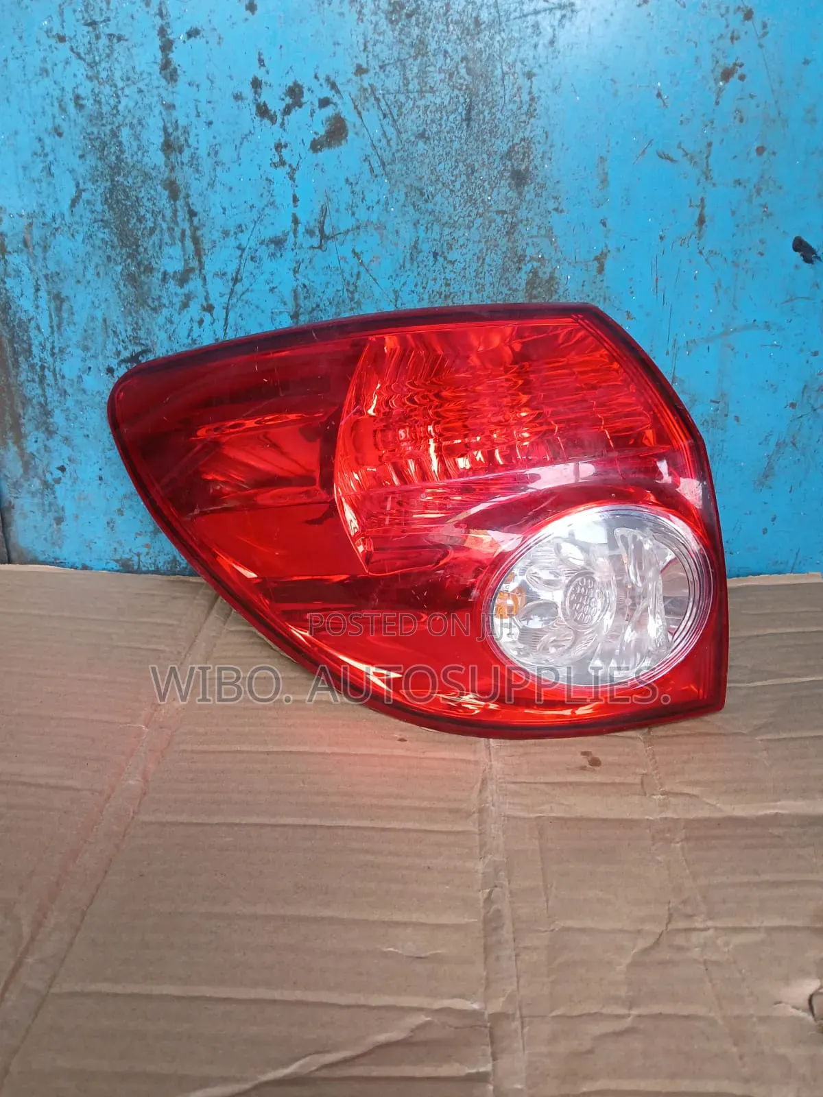 Nissan Wingroad Y12 Taillight.