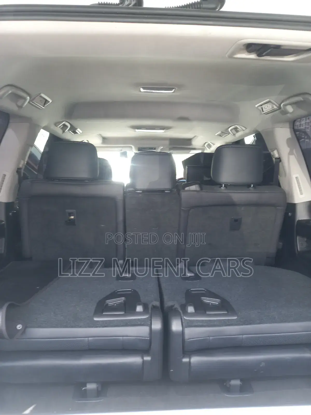 Lexus LX 570 AWD 2019 White