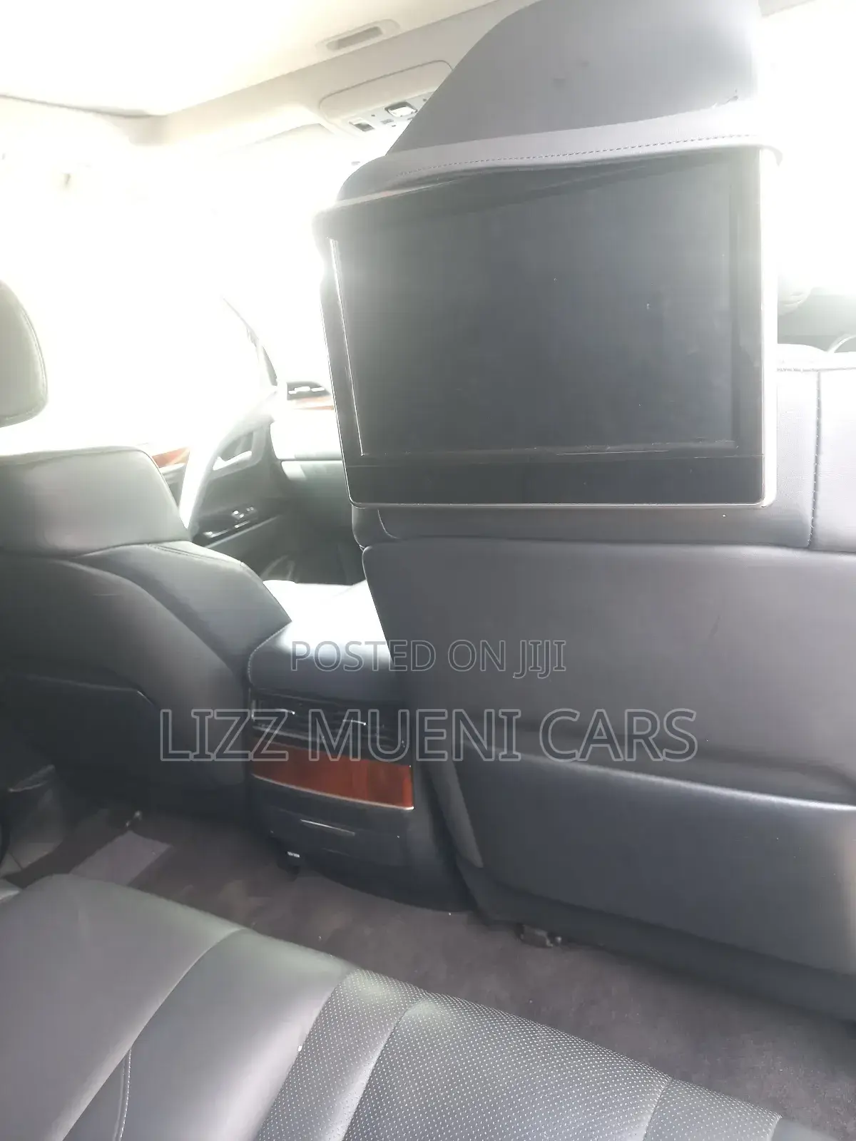 Lexus LX 570 AWD 2019 White