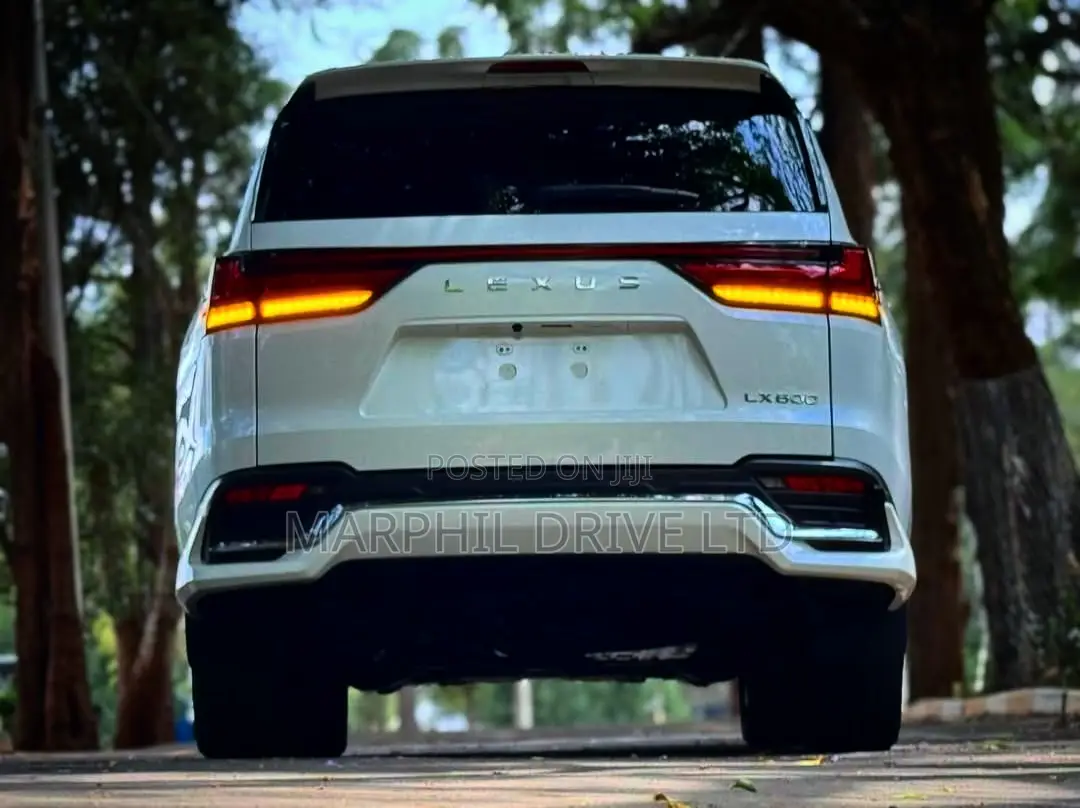 Lexus LX LX 600 2023 White