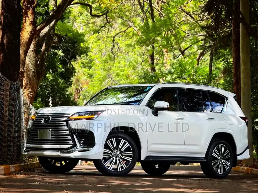 Lexus LX LX 600 2023 White
