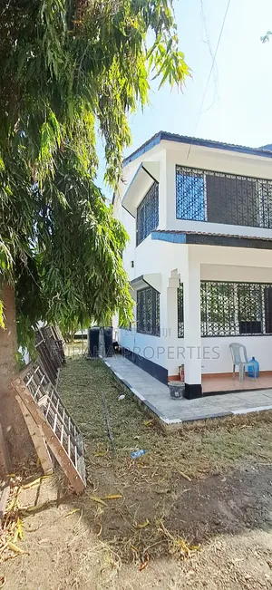 3bdrm Mansion in Shanzu for rent