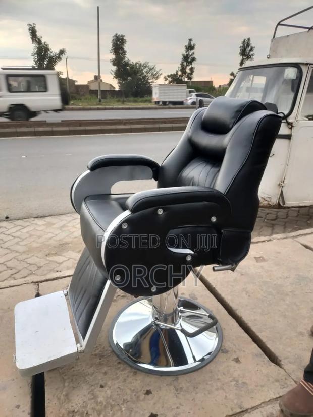 Hydraulic Kinyozi Seat - main view