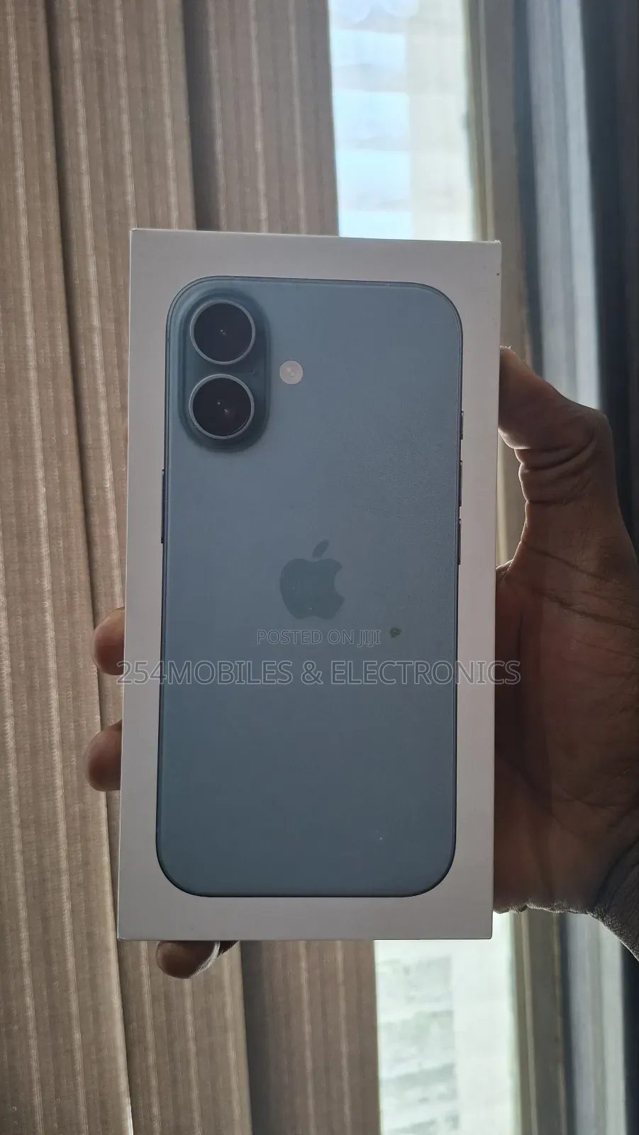 New Apple iPhone 16 256 GB Blue